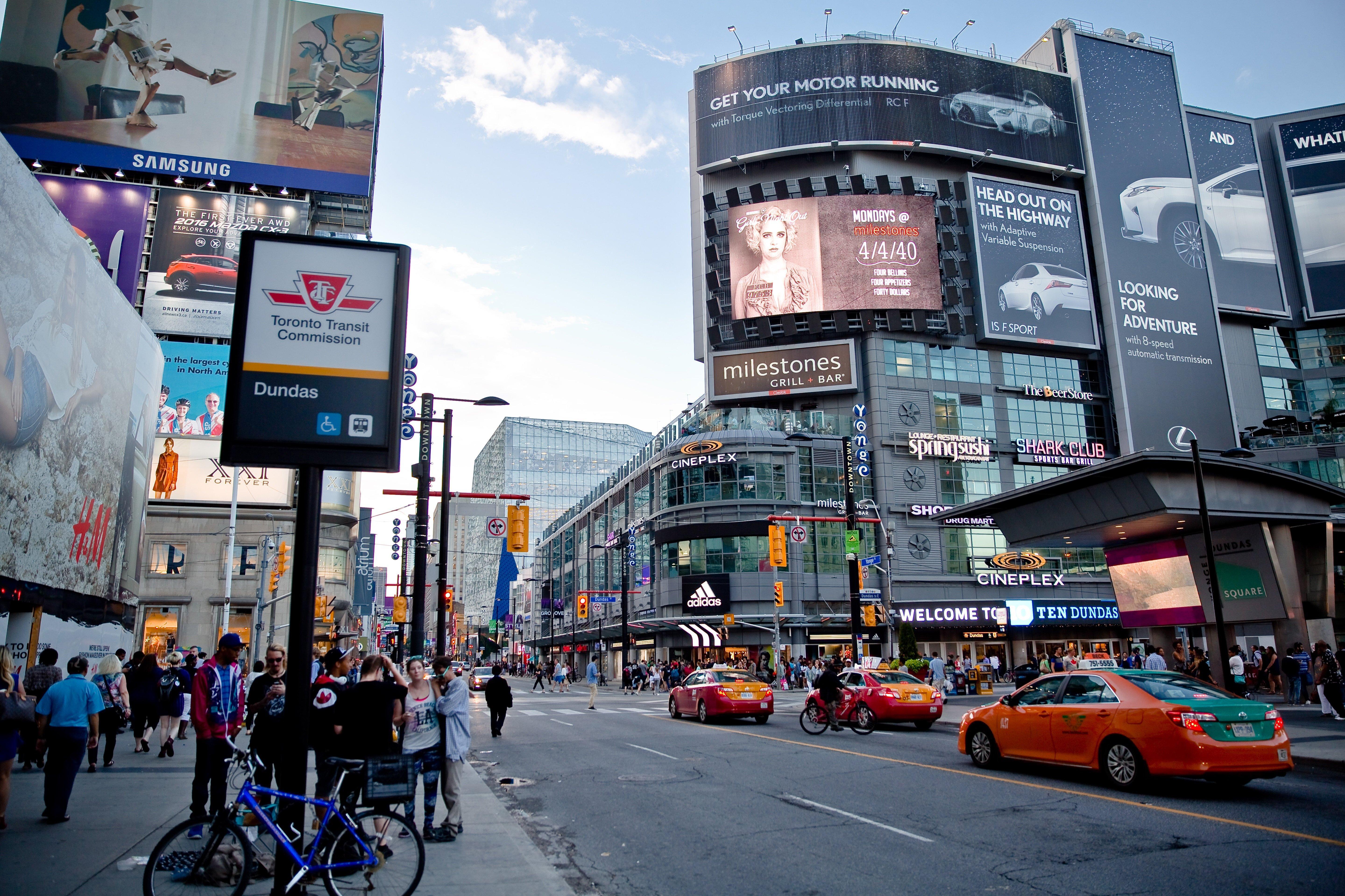 Holiday Inn Toronto Downtown Centre By Ihg Exterior foto
